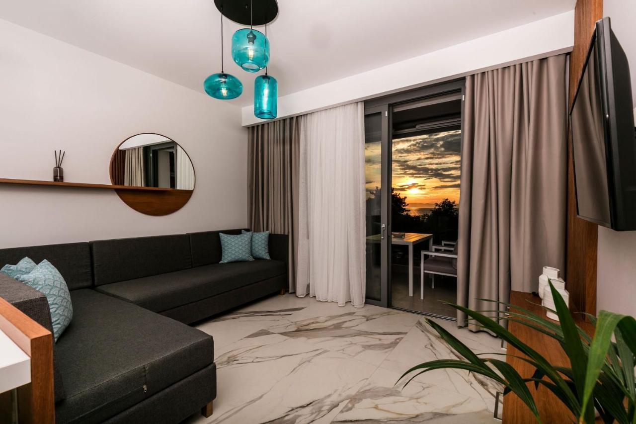 Pachis Escape Suites מראה חיצוני תמונה